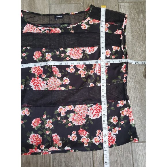 Torrid Black Floral Mesh Panel Short Sleeve Shirt Blouse Plus Size measures 1/2 - Picture 3 of 4